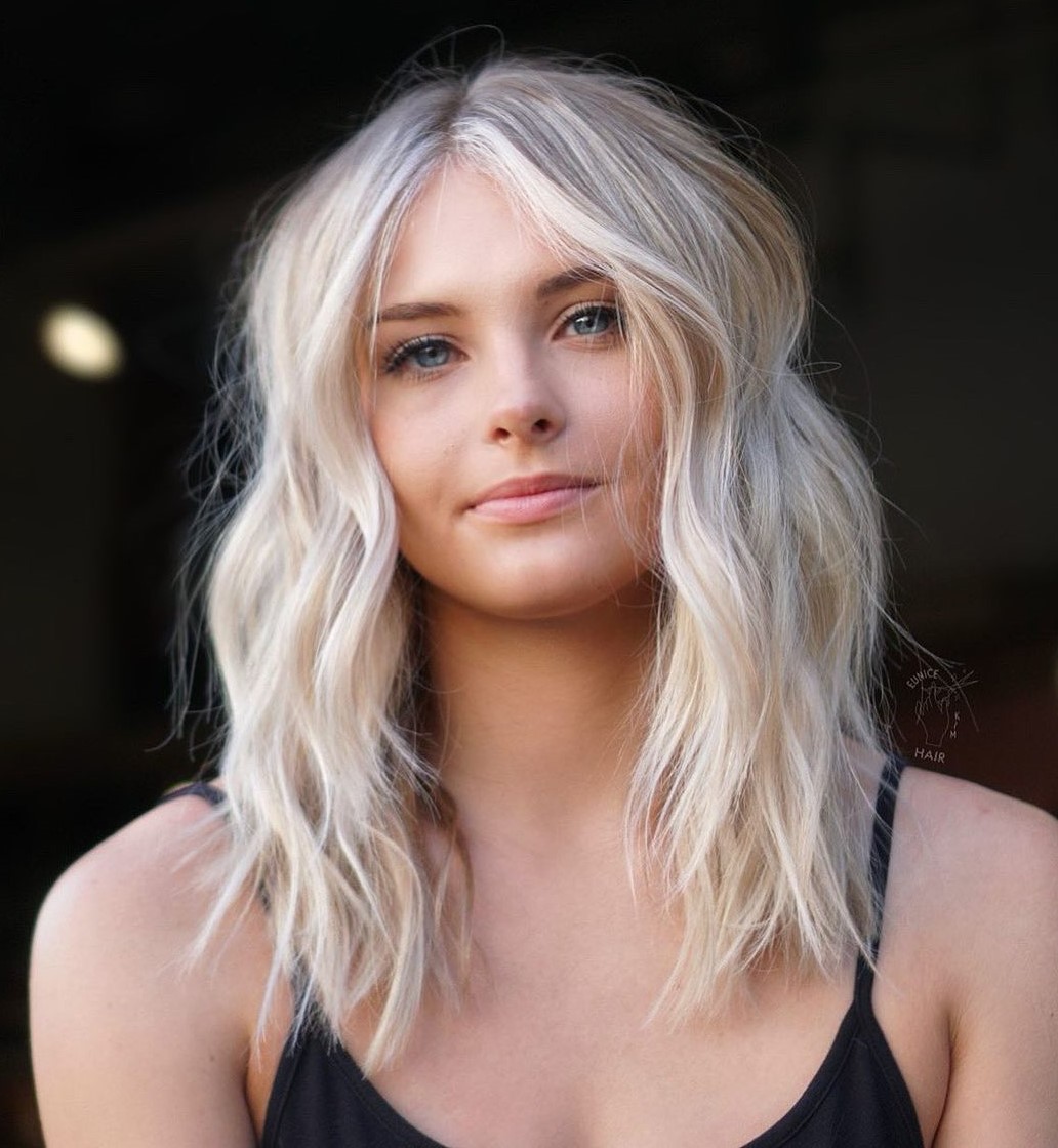 Crisp Mid-Length Blonde Hairstyle